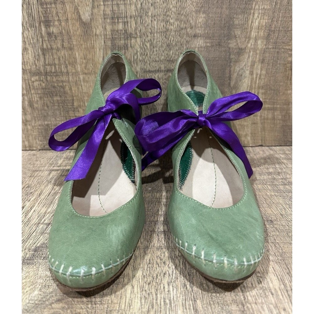 TP  women size EU 40 US 10  lace up green  leather high heel  vintage shoes